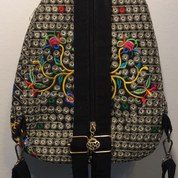 Ethnic style medium size backpack - Picture 4 of 5